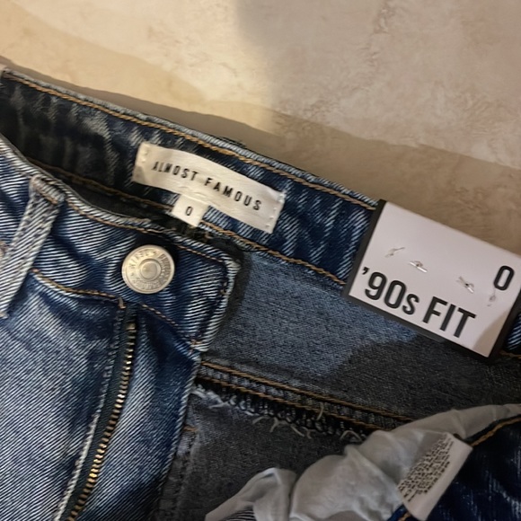 NWT A super high rise 90s style 30” inseam Size 0 - Picture 3 of 4